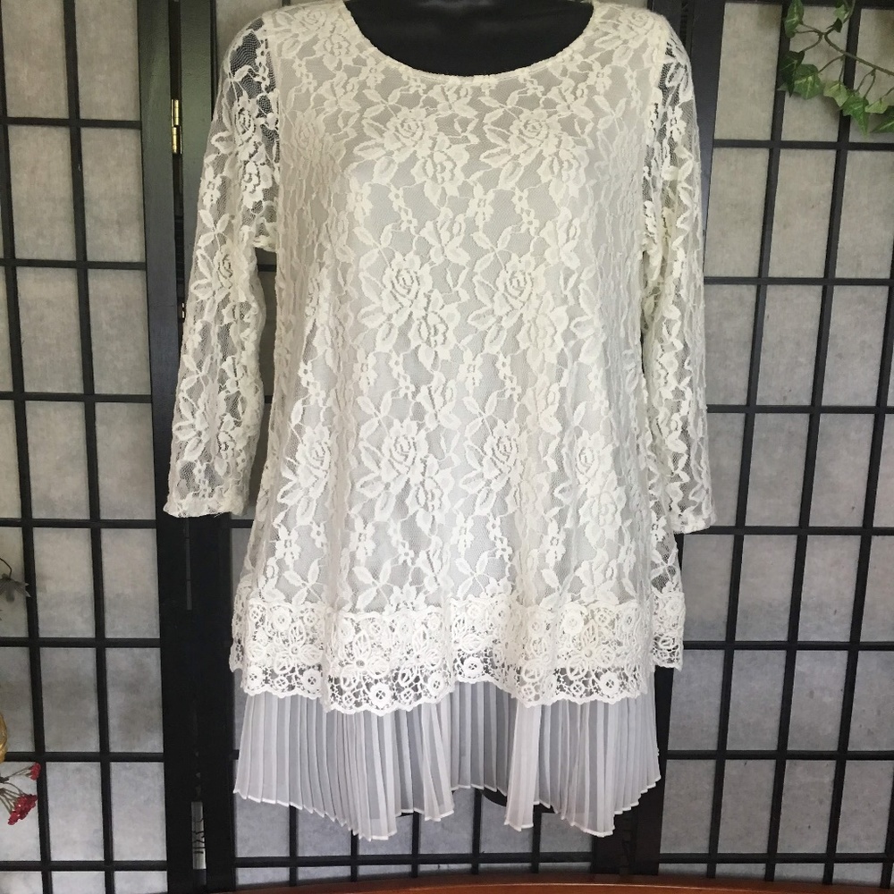 Alfani cream lace top size PM